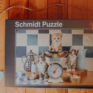 puzzle schimdt koty w kuchni słodkie kociaki przeszkadzające w gotowaniu