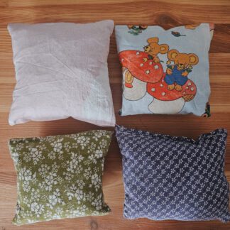 Poduszeczka dla koteczka (z walerianką i kocimiętką)