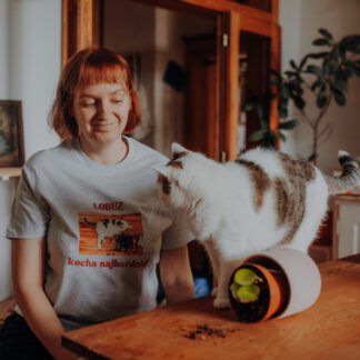Kocia koszulka : Łobuz kocha najmocniej
