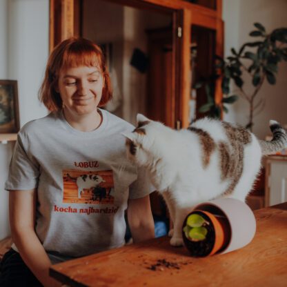 Kocia koszulka : Łobuz kocha najmocniej